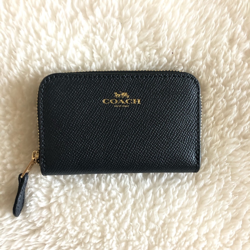 New ✨ Coach Zip Around Coin Wallet